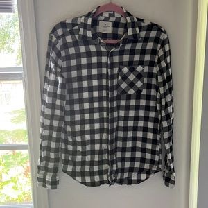 American eagle black and white flannel. Men’s size XS